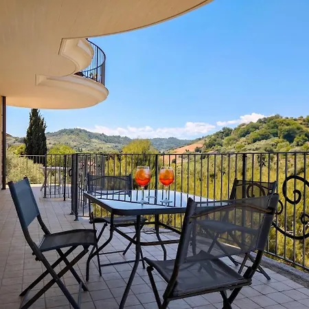 -terrazza Panoramica- Wifi Ac Garage E Ascensore شقة *