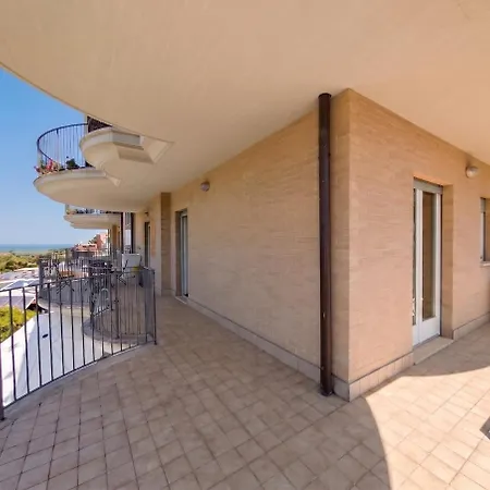 -terrazza Panoramica- Wifi Ac Garage E Ascensore Appartamento