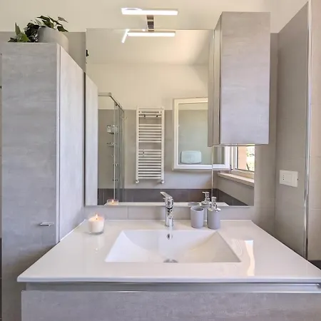 شقة -terrazza Panoramica- Wifi Ac Garage E Ascensore *