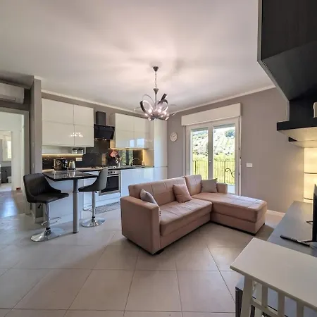 شقة -terrazza Panoramica- Wifi Ac Garage E Ascensore *