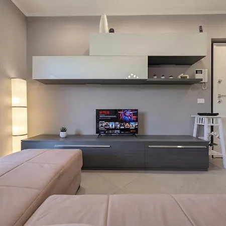 -terrazza Panoramica- Wifi Ac Garage E Ascensore شقة