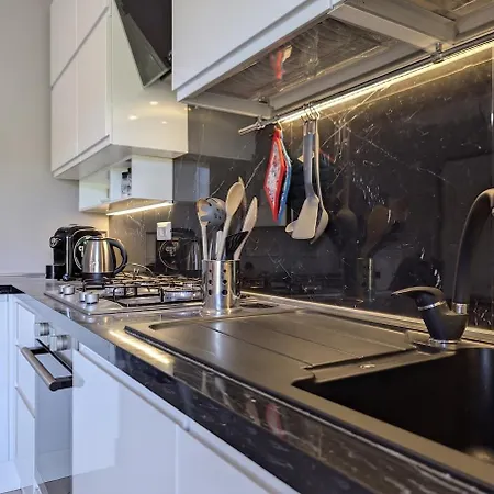 -terrazza Panoramica- Wifi Ac Garage E Ascensore شقة كوبرا ماريتيما