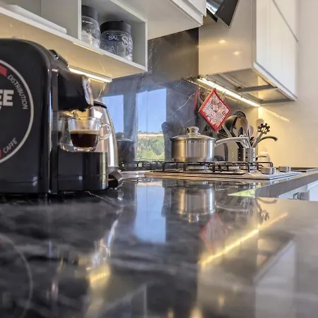 -terrazza Panoramica- Wifi Ac Garage E Ascensore شقة